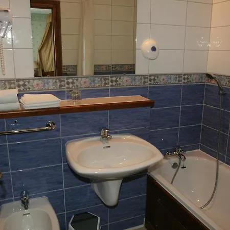 阿尔比恩皇家酒店 酒店 3*